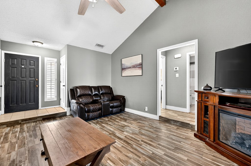 10601 E County Rd 105