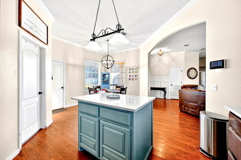 2104 S County Rd 1086