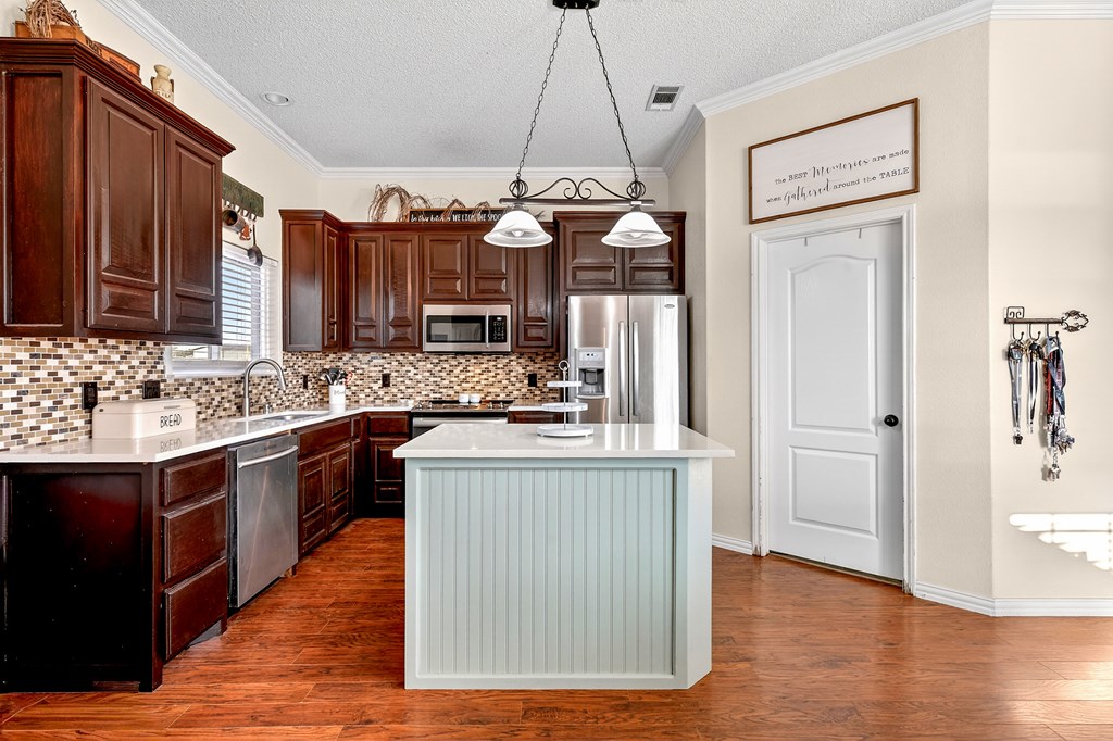 2104 S County Rd 1086