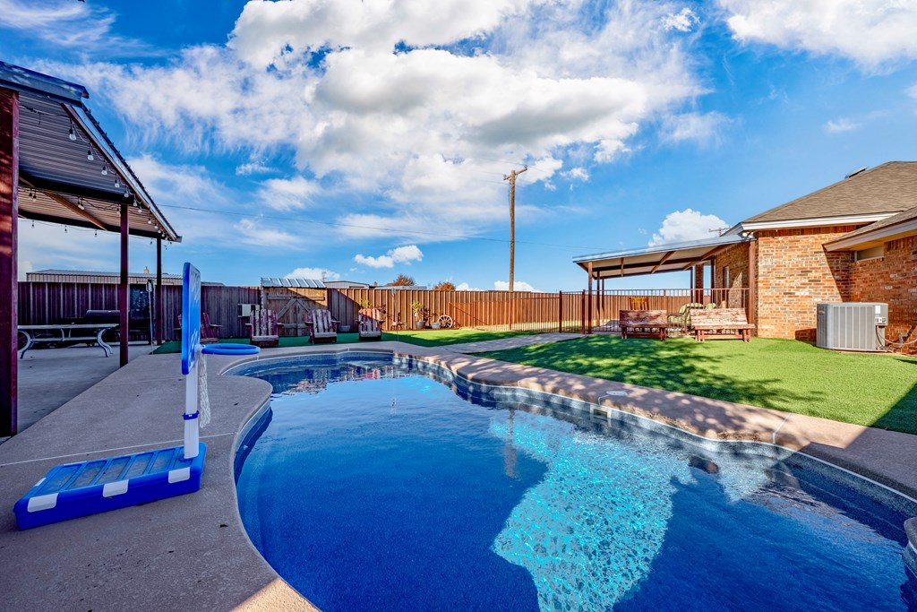 2104 S County Rd 1086