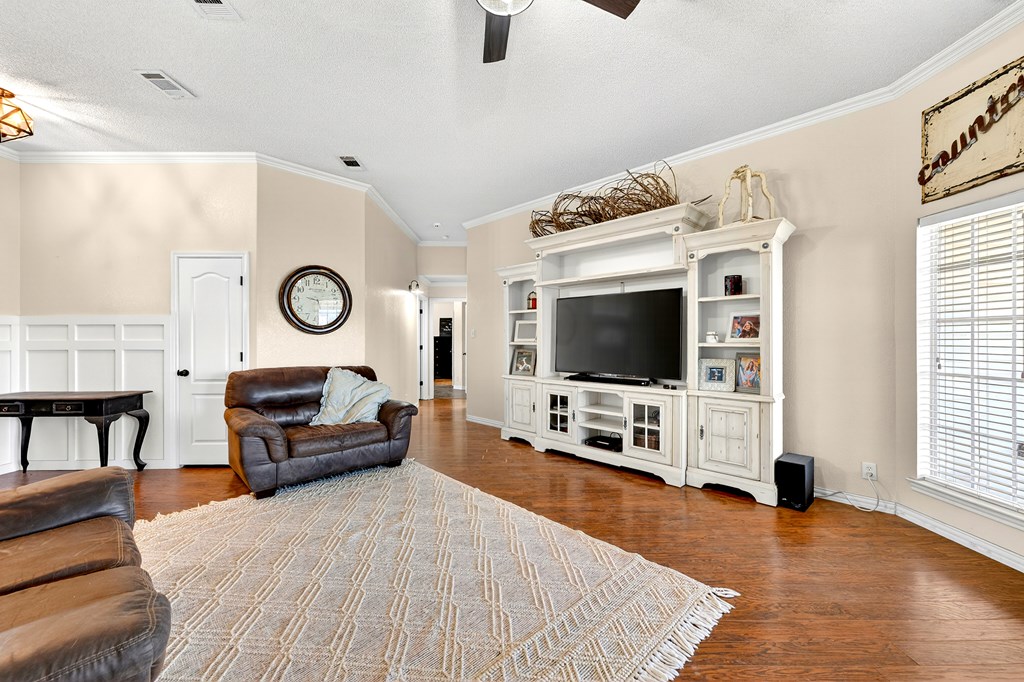 2104 S County Rd 1086