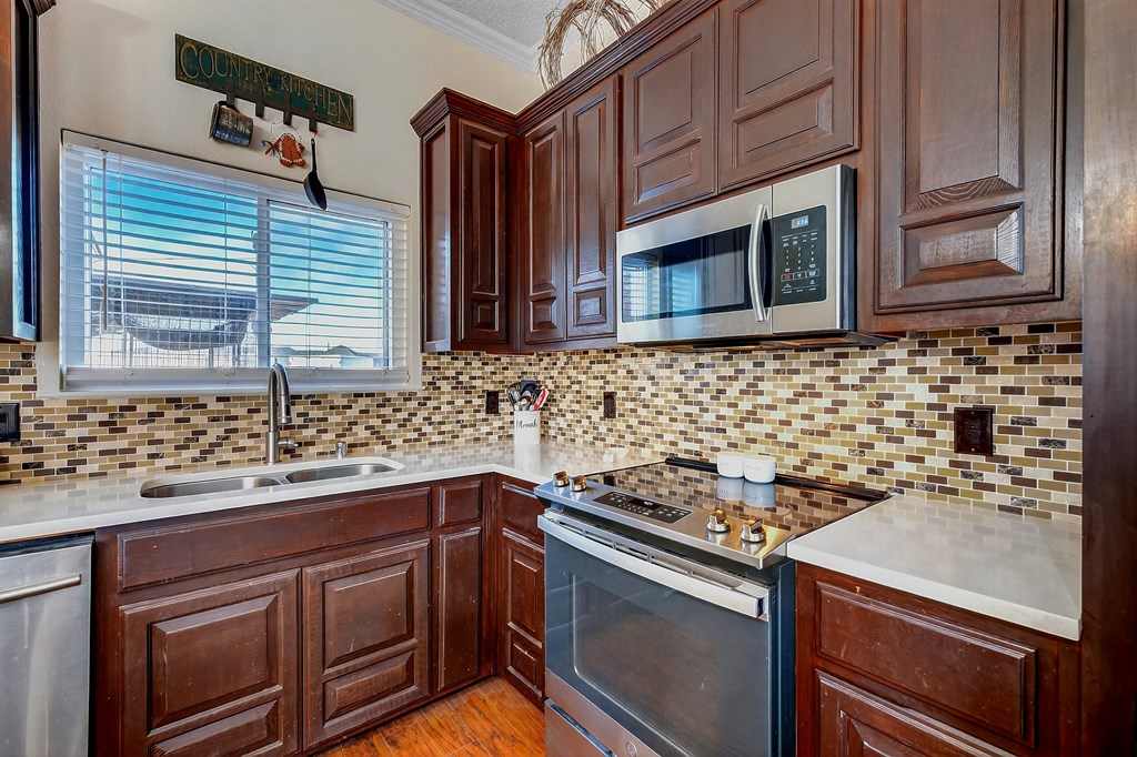 2104 S County Rd 1086