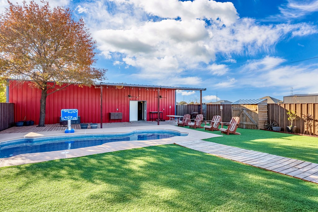 2104 S County Rd 1086