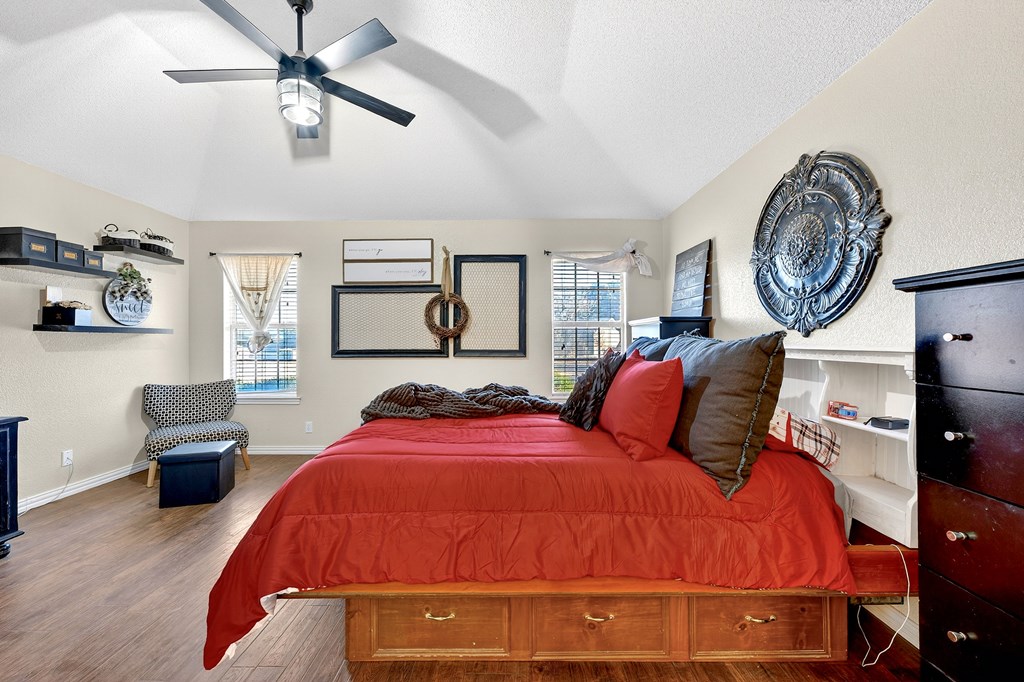 2104 S County Rd 1086