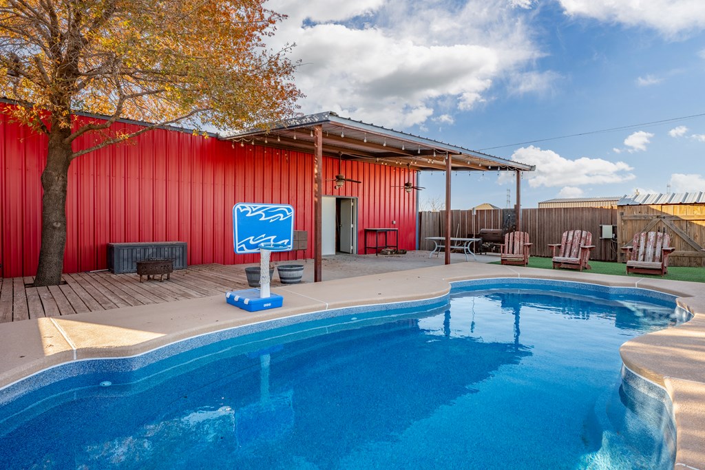 2104 S County Rd 1086