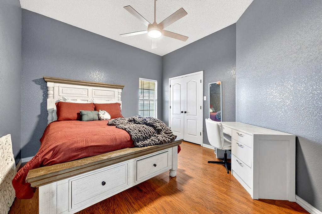 2104 S County Rd 1086