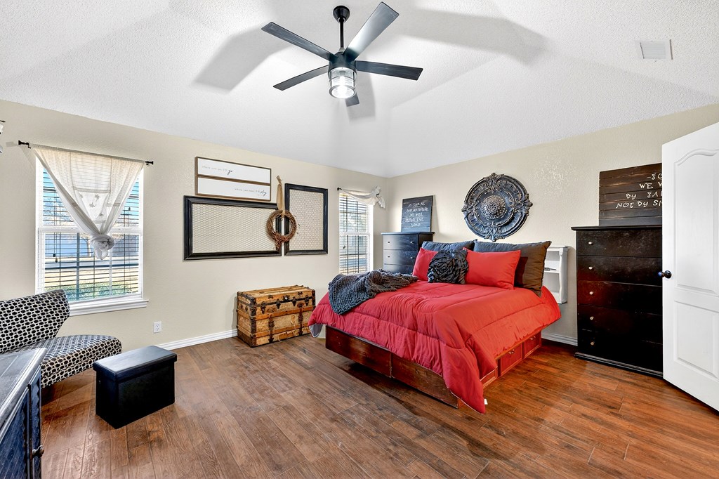 2104 S County Rd 1086