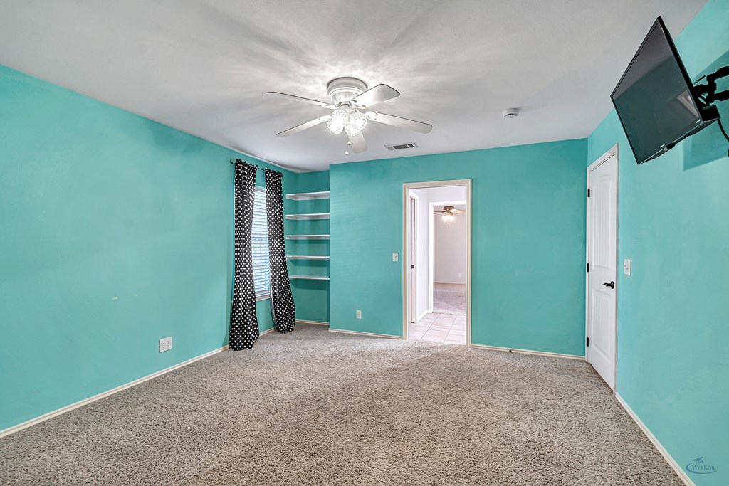 1401 S County Rd 1072