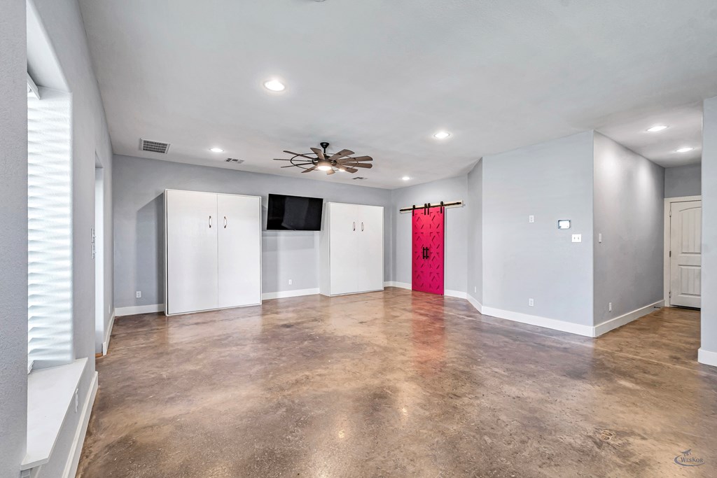 1401 S County Rd 1072