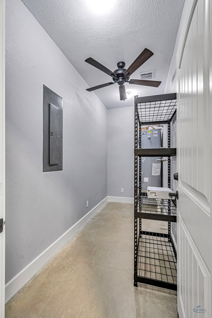 1401 S County Rd 1072