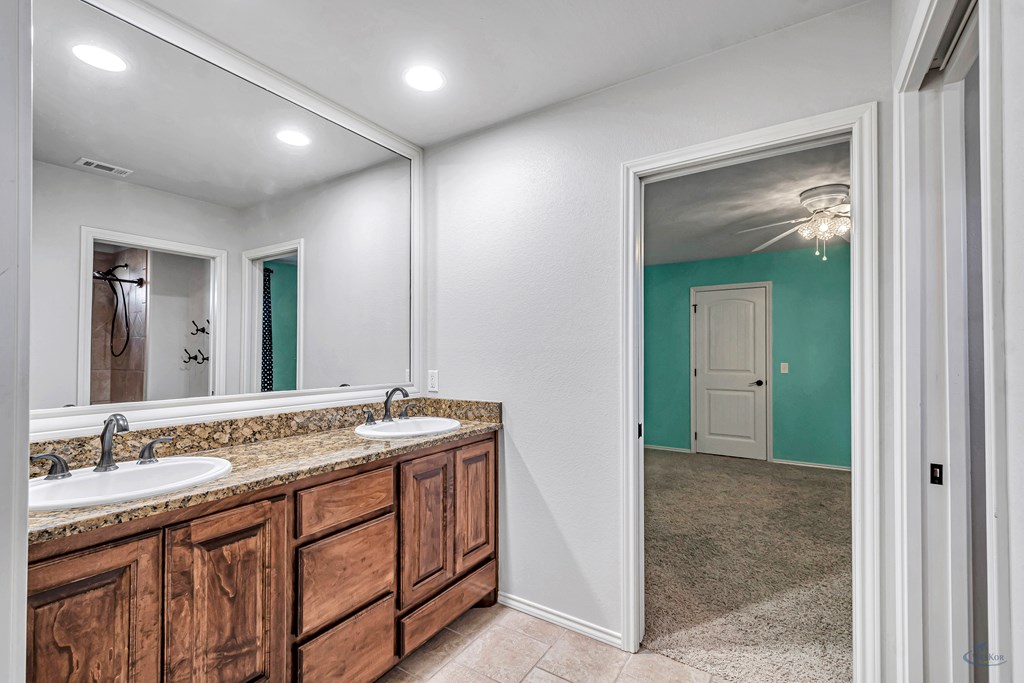 1401 S County Rd 1072