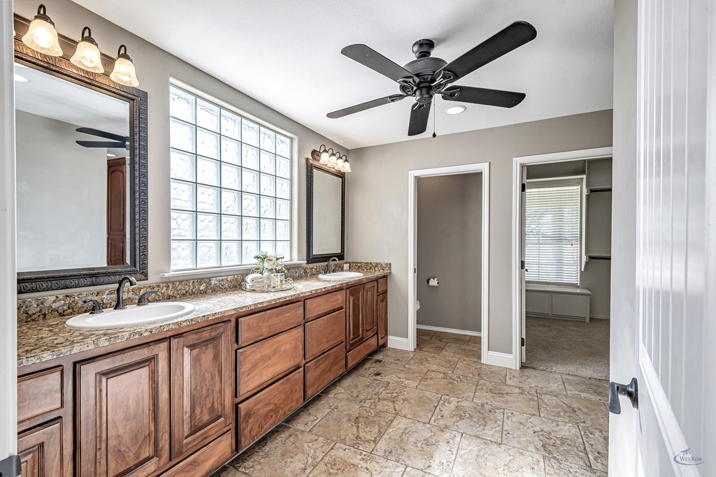 1401 S County Rd 1072