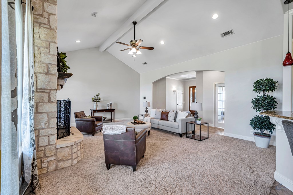 1401 S County Rd 1072