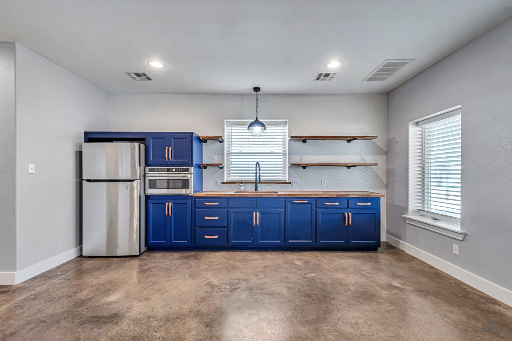 1401 S County Rd 1072