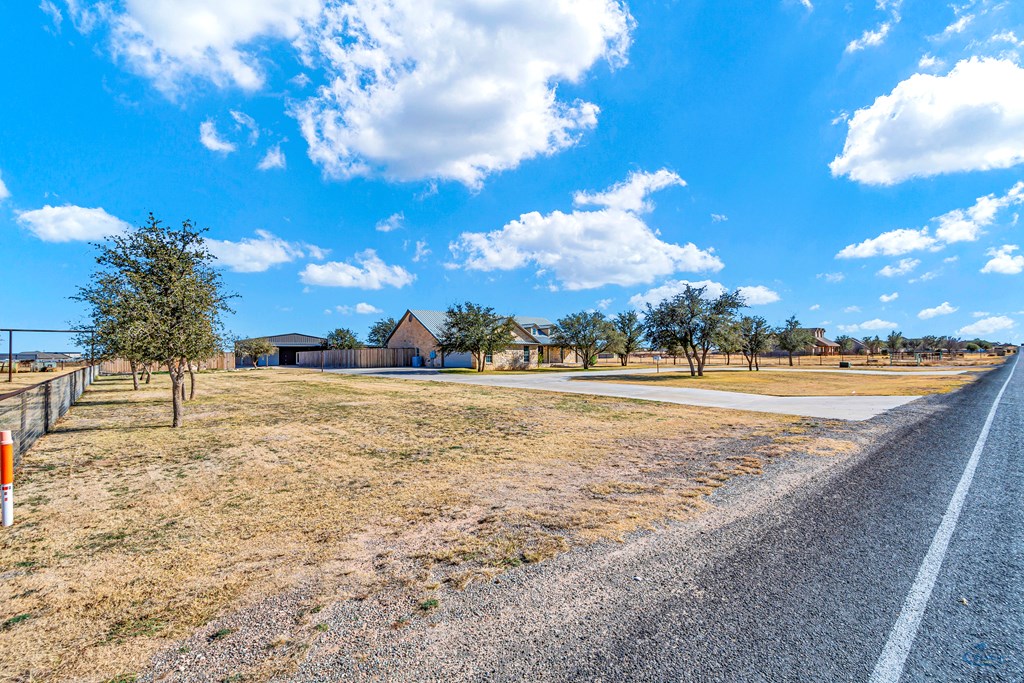 1401 S County Rd 1072