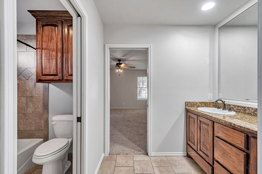 1401 S County Rd 1072