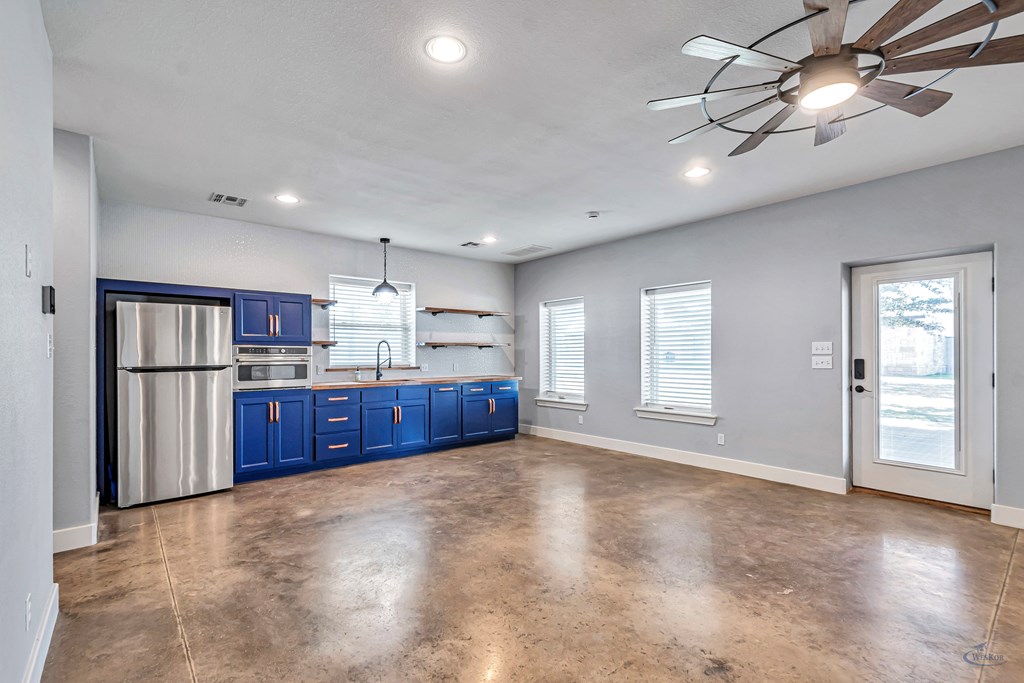 1401 S County Rd 1072