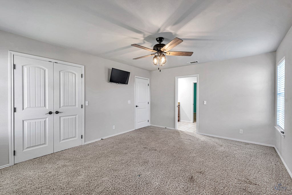 1401 S County Rd 1072