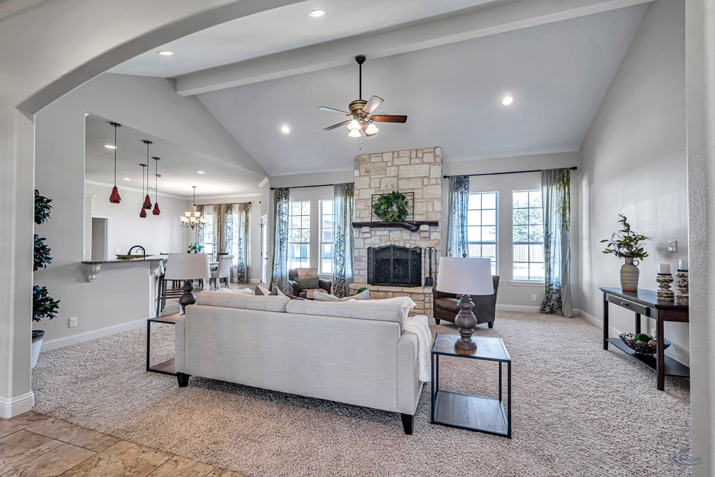 1401 S County Rd 1072