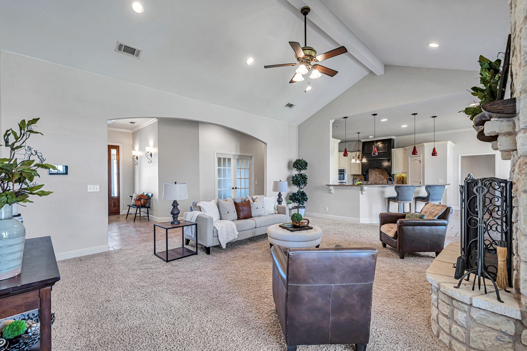 1401 S County Rd 1072