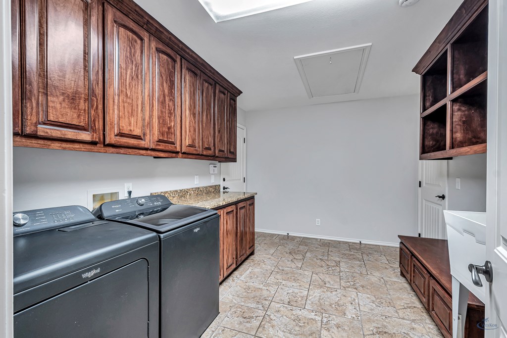 1401 S County Rd 1072