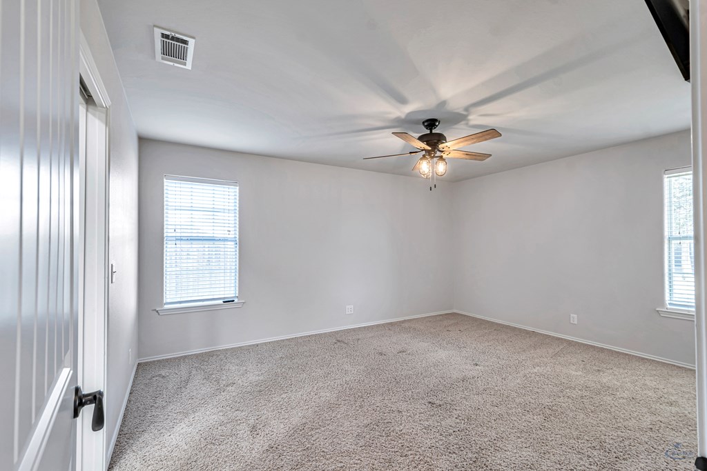 1401 S County Rd 1072