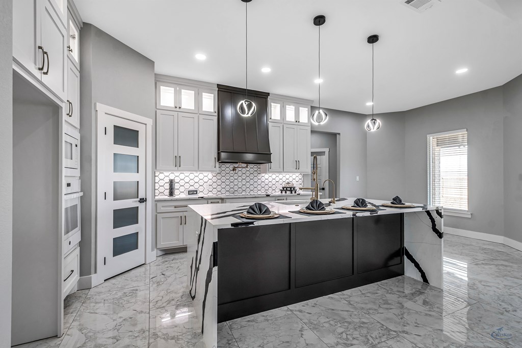 2102 S County Rd 1059