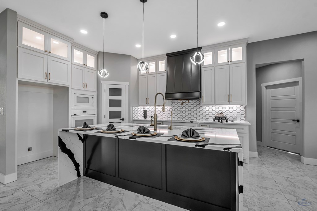 2102 S County Rd 1059