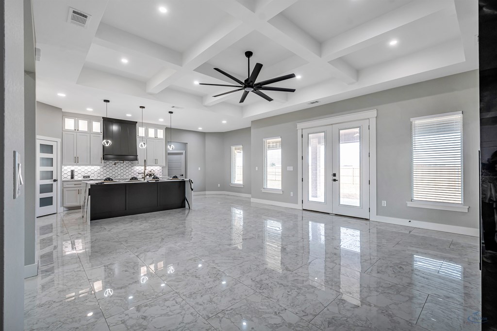 2102 S County Rd 1059