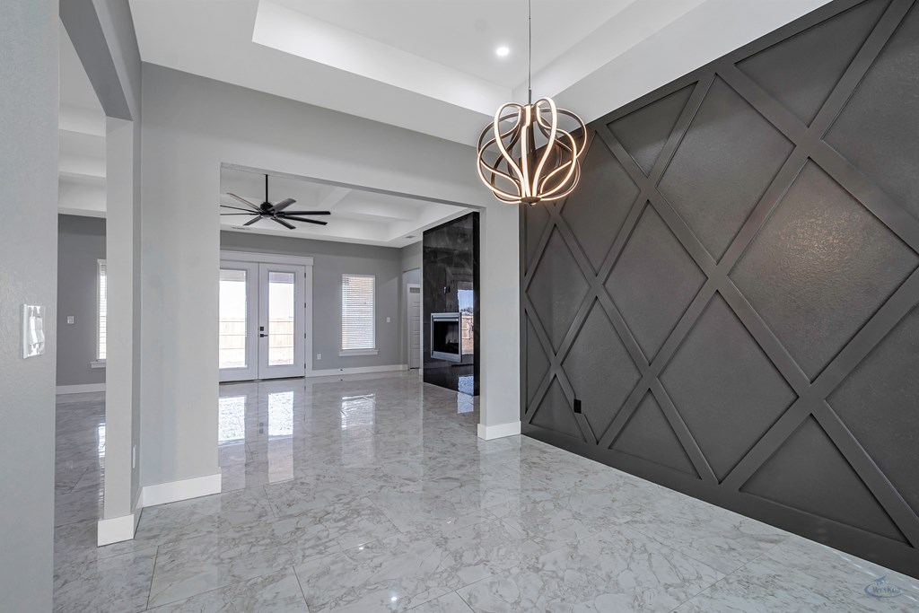 2102 S County Rd 1059