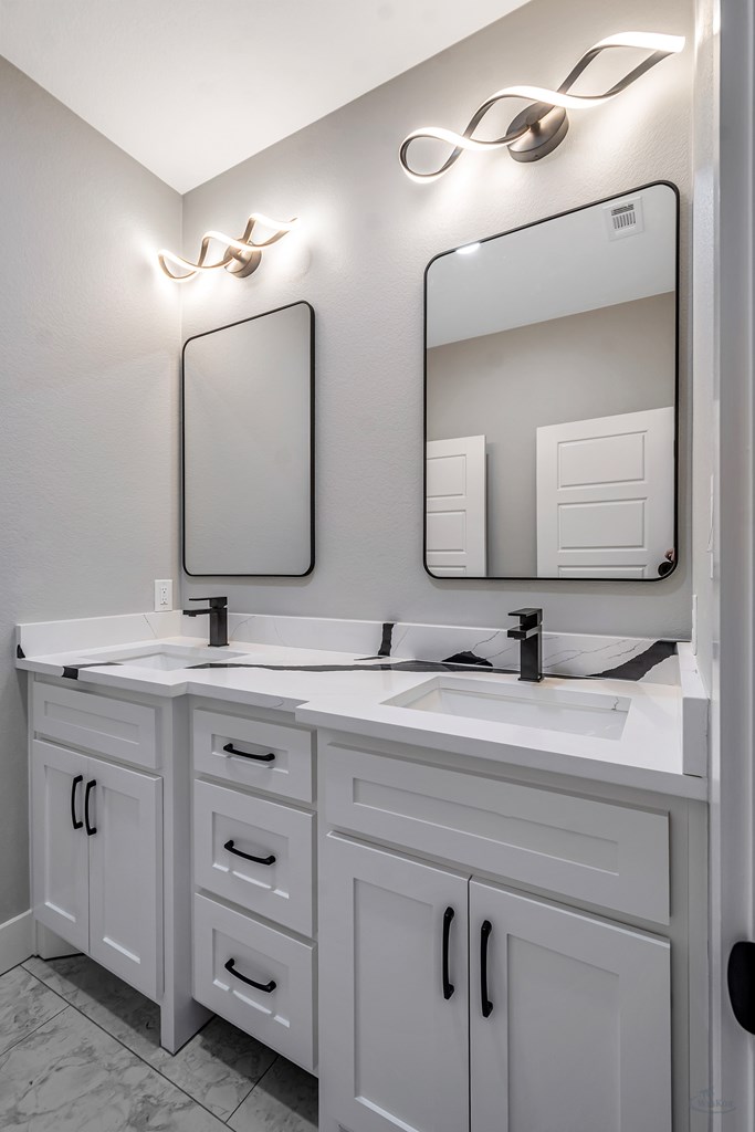 2102 S County Rd 1059