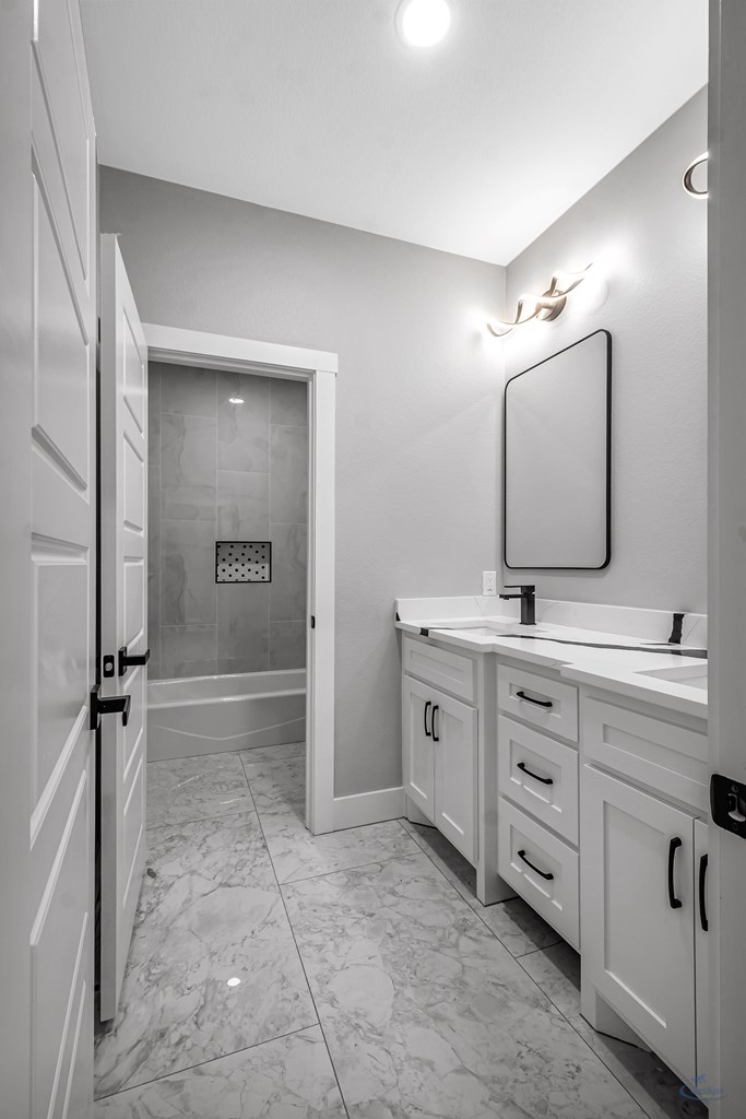 2102 S County Rd 1059