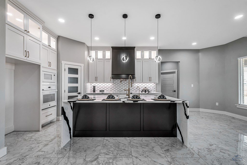 2102 S County Rd 1059