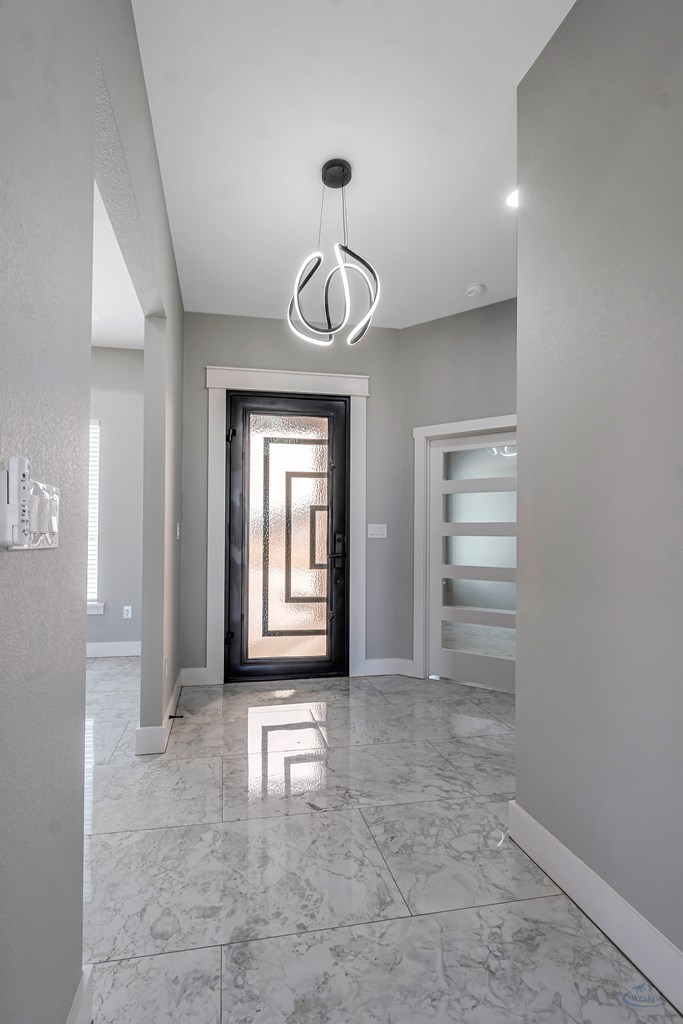 2102 S County Rd 1059