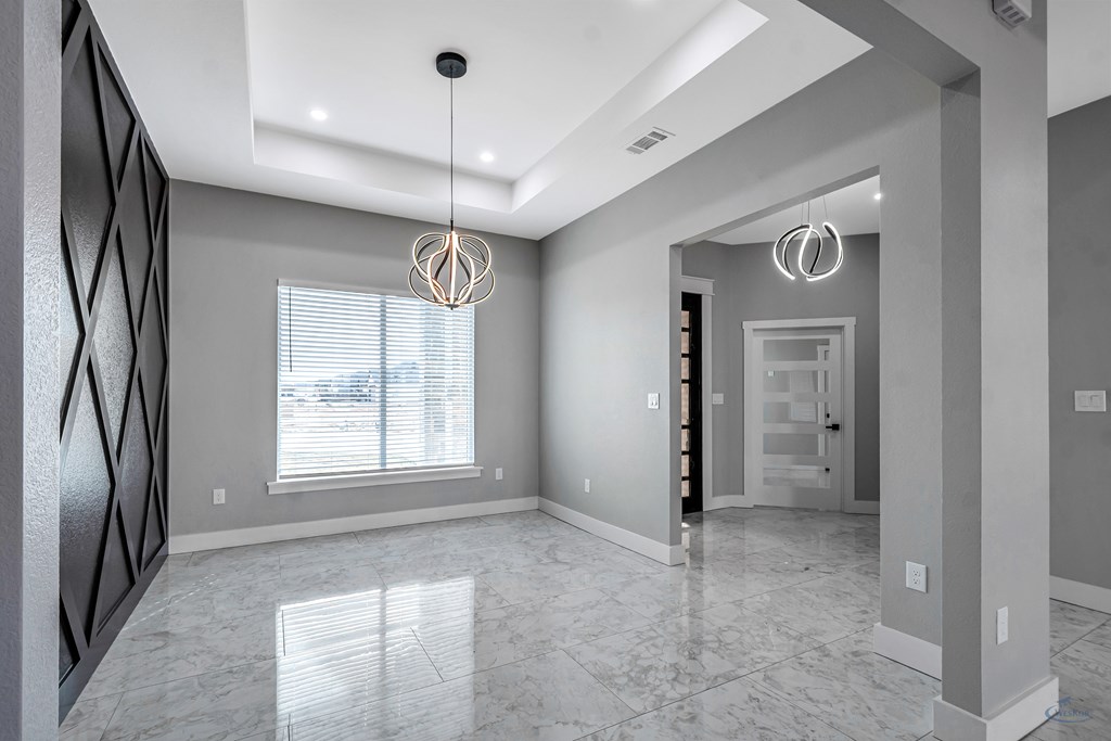 2102 S County Rd 1059