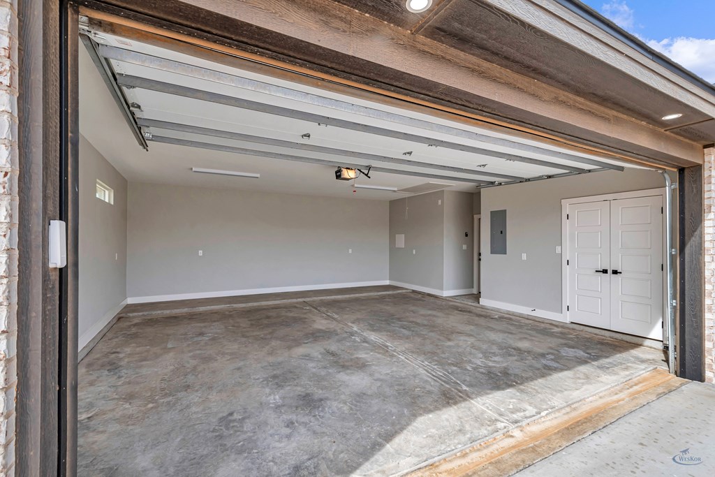 2102 S County Rd 1059