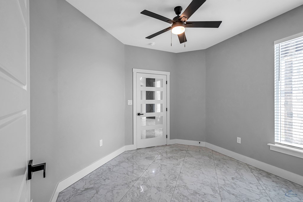 2102 S County Rd 1059