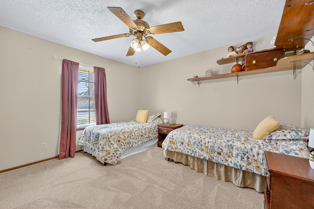 10903 E County Rd 105