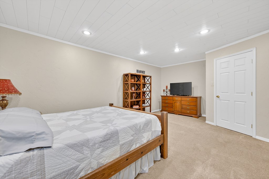 10903 E County Rd 105