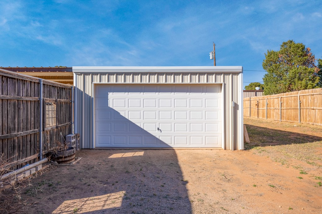 10903 E County Rd 105