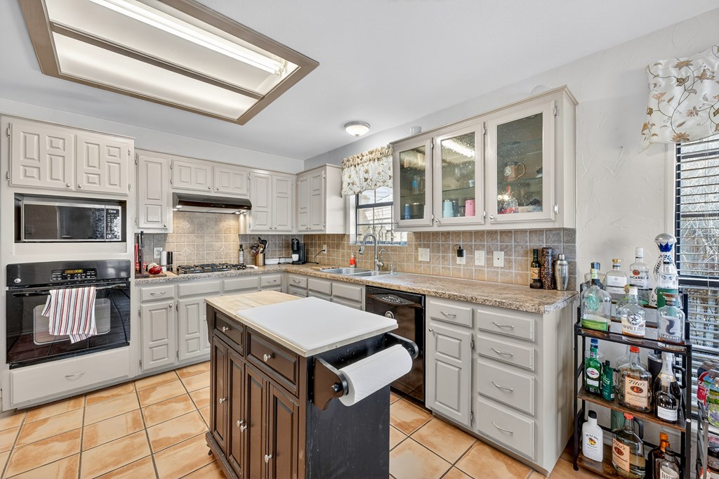 2911 Arrowhead Trail