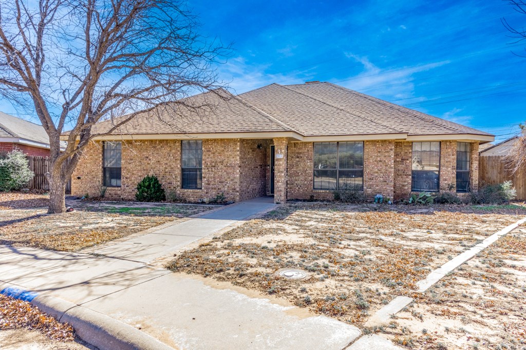 2911 Arrowhead Trail