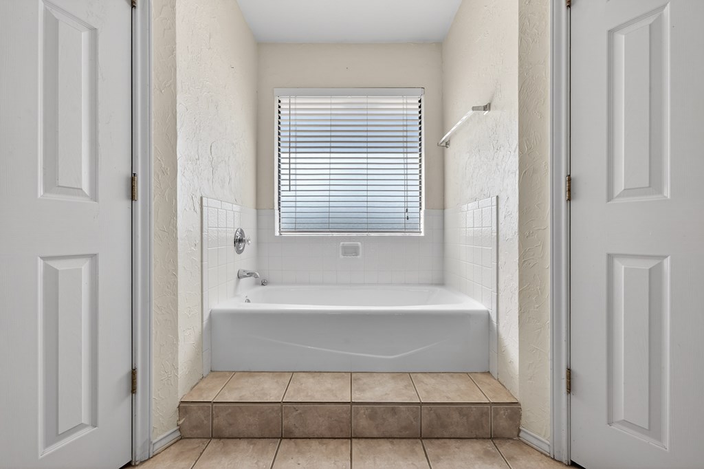 2911 Arrowhead Trail