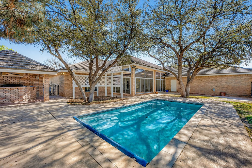 5001 Widener Strip