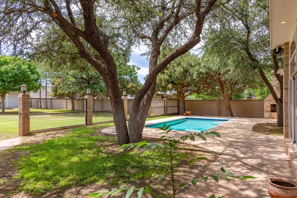 5001 Widener Strip