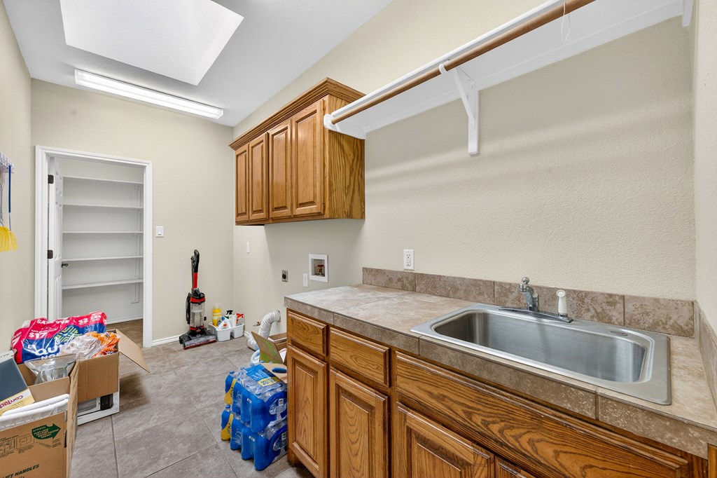 5001 Widener Strip