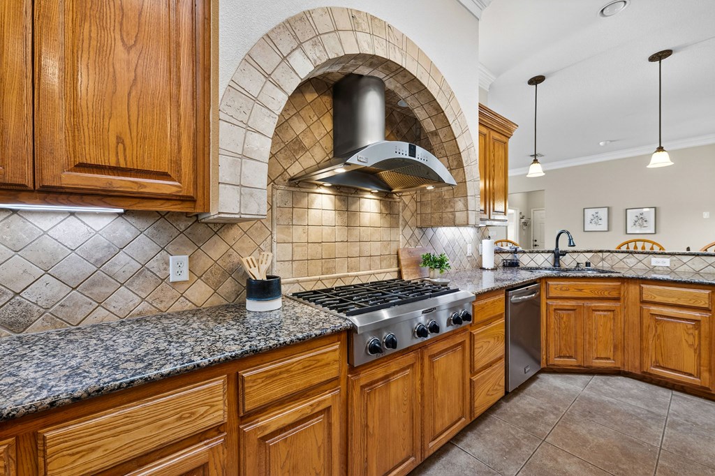 5001 Widener Strip