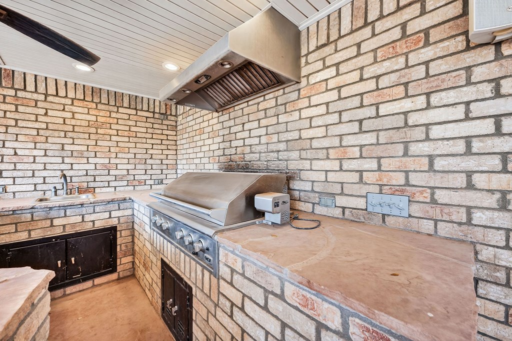 5001 Widener Strip