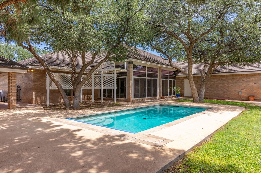 5001 Widener Strip