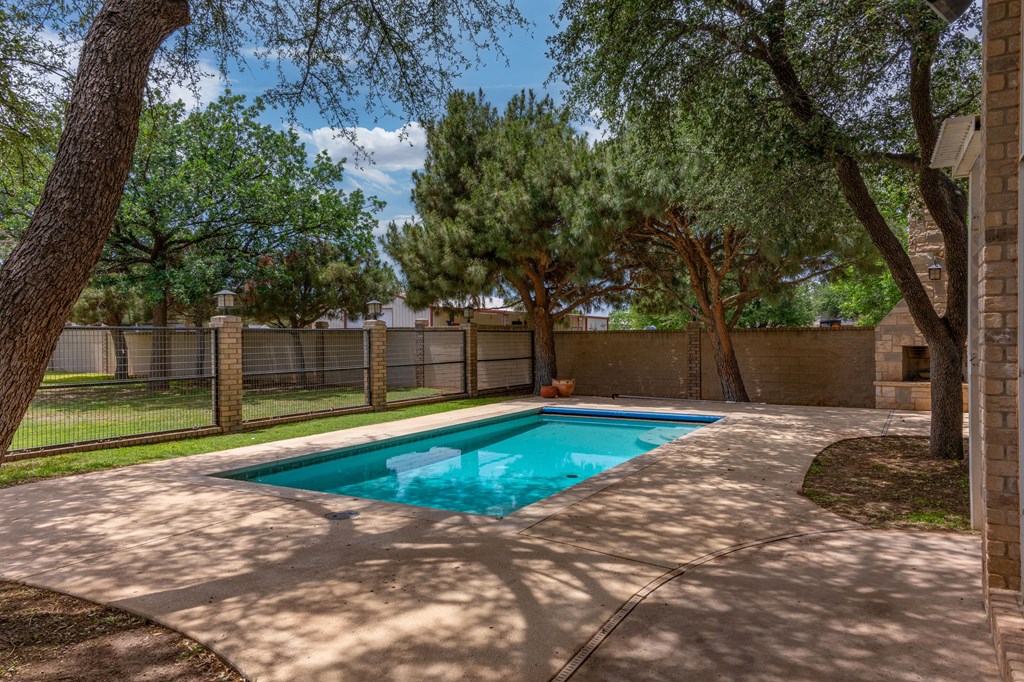 5001 Widener Strip
